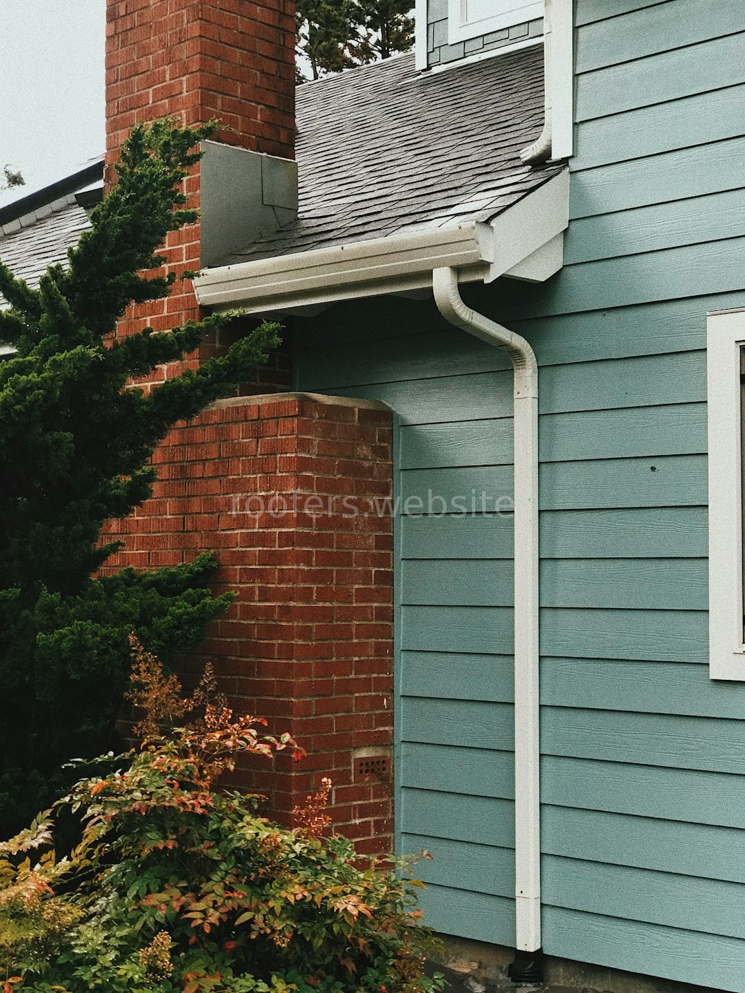 Custom Molding Gutter Installation